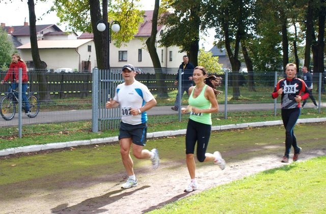 Bieg Koroną Jeziora Goczałkowickiego kończył się na stadionie w Zabrzegu