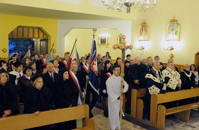 Trudno sobie wyobrazić inaczej. Duszpasterstwo rozpoczyna swą pracę od wspólnej modlitwy, a jej szczytem jest Eucharystia