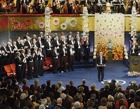 Wręczenie Nagród Nobla ma miejsce  w filharmonii Sztokholmskiej, zawsze  10 grudnia – w rocznicę śmierci Alfreda Nobla