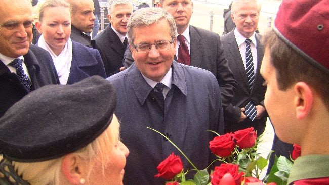 Bronisław Komorowski spotkał się z mieszkańcami na Placu Jana Pawła II