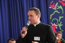 Poranną konferencję o modlitwie wygłosił ks. Tomasz Staszewski