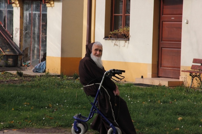 Uczestnicy Oazy Modlitwy w sanktuarium w Nowym Mieście