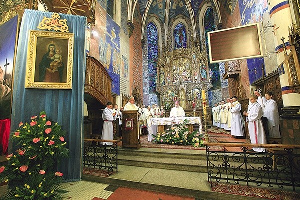 Msza św. na wiosnę tego roku po powrocie obrazu do sanktuarium po renowacji