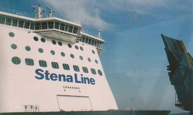 Prom z Polakami osiadł na mieliźnie