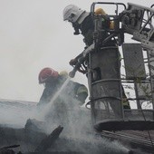 Strażacy ugasili pożar w fabryce laminatu
