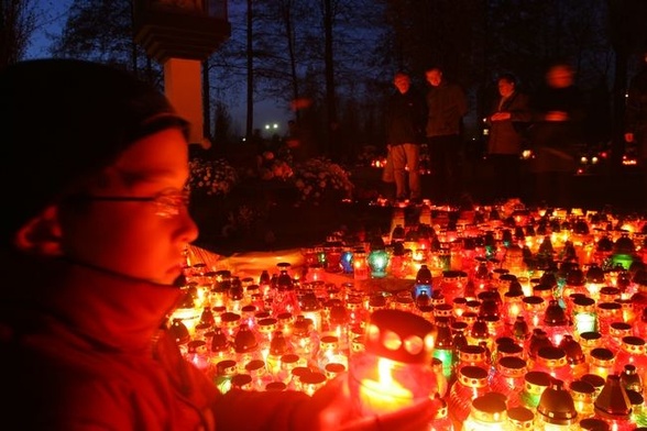 Dziś Kościół wspomina wiernych zmarłych