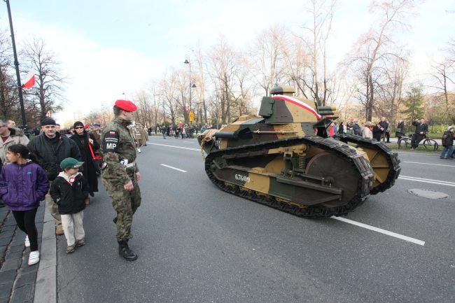 Defilada rekonstruktorów