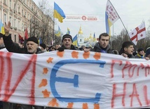 Politycy spierają się o przyczyny fiaska umowy UE-Ukraina