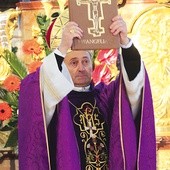 Liturgii przewodniczył niezwykły gość – abp Francesco Cacucci, kustosz relikwii św. Mikołaja