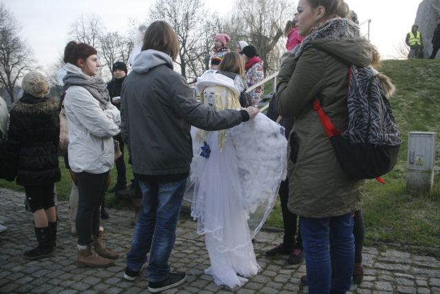 Anioły pod zamkowym wzgórzem