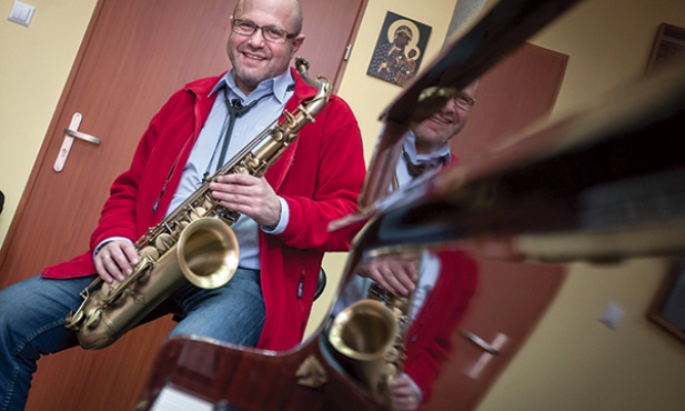Piotr Baron (ur. 1961) – ceniony saksofonista jazzowy, kompozytor i pedagog. Od 20 lat zajmuje czołowe miejsca w ankiecie „Jazz Top” pisma „Jazz Forum” w kategorii saksofonu tenorowego i sopranowego. Wykładowca w Instytucie Jazzu (Nysa). Mieszka we Wrocławiu