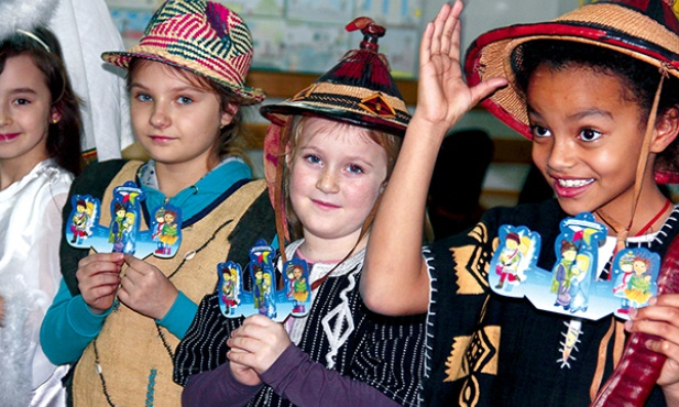 Do zabawy zapraszane są dzieci z całej szkoły,  w której pracuje siostra Dorota