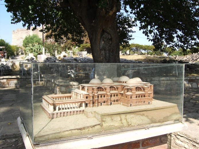 Rekonstrukcja bazyliki w Efezie