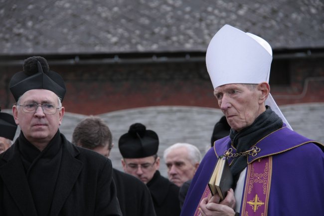 Uroczystości pogrzebowe ks. H. Hlubka w Borucinie