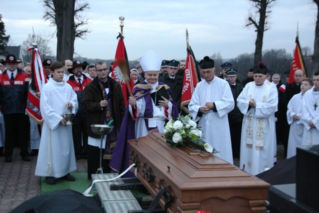 Pożegnanie śp. ks. kan. Alojzego Oleksika z Jasienicy