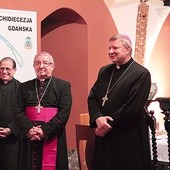  – Bp Szlachetka porównywany jest przez media Wybrzeża do papieża Franciszka. Archidiecezja otrzymuje biskupa na ponad 20 lat, co zapewnia stabilną posługę. Będzie on wielka pomocą dla Kościoła, wiernych i kapłanów. Cieszymy się wszyscy z tego wyboru – mówił podczas spotkania opłatkowego w gdańskiej kurii abp Sławoj Leszek Głódź 