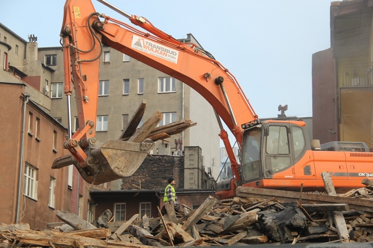 Wyburzyli kamienicę na rogu Matejki i Słowackiego