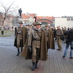 Wprowadzenie urny śp. Wojciecha Kilara do katedry