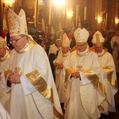 Uroczysta procesja na rozpoczęcie liturgii w katedrze św. Mikołaja