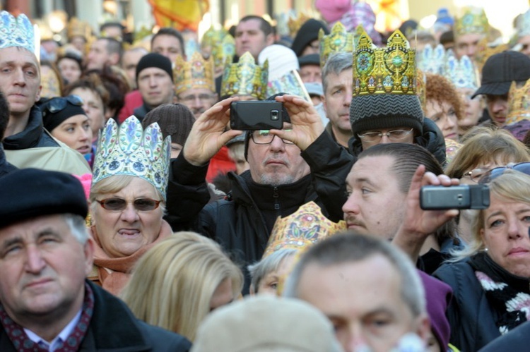 Orszak w Świdnicy - hołd na Rynku