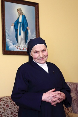 Do zakonu s. Antonina wstąpiła 27 listopada 1953 roku