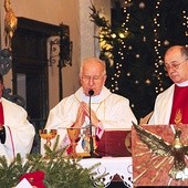 Na zakończenie roku 2013 w katedrze łowickiej biskup Andrzej F. Dziuba przewodniczył Mszy św. i nabożeństwu dziękczynno-błagalnemu