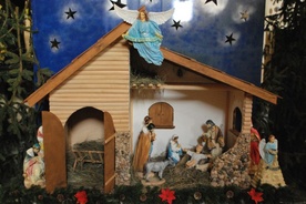 Szopki świąteczne obrazują okoliczności narodzin Jezusa w Betlejem
