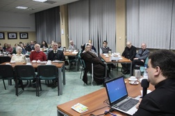 Słuchacze w Książnicy Beskidzkiej z ogromnym zaciekawieniem słuchali opowieści o biskupie wygnaću