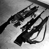 Kara śmierci dla 14 przemytników broni