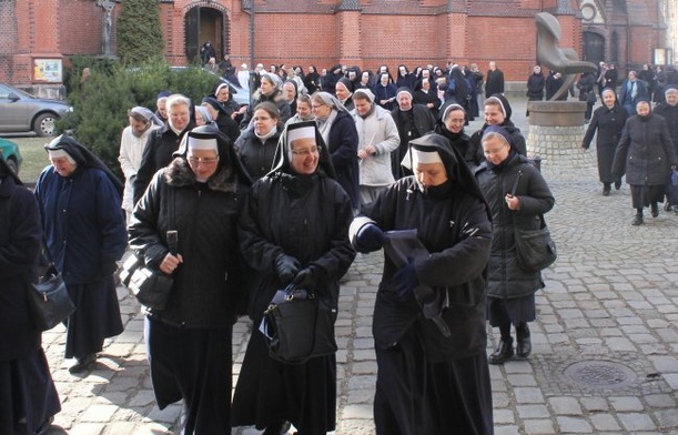 Różne charyzmaty, jeden cel