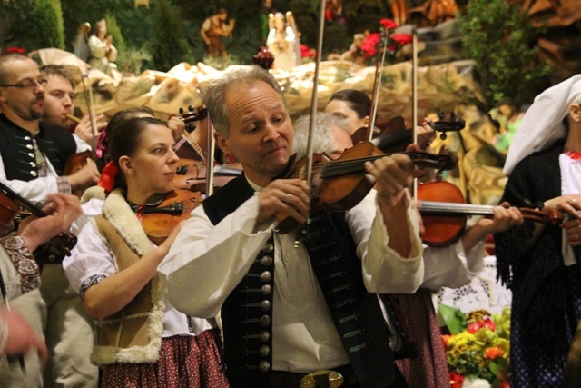 Koncert Józefa Skrzeka i górali dla Stecówki