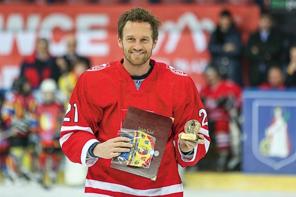 Mariusz Czerkawski  był uczestnikiem olimpiady w Albertville w 1992 r., jest jednym z najlepszych polskich hokeistów w historii, grał w lidze NHL