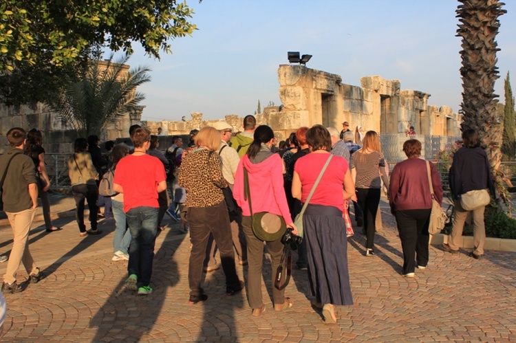 2. W Galilei, nad Jordanem, na Górze Tabor i na pustyni