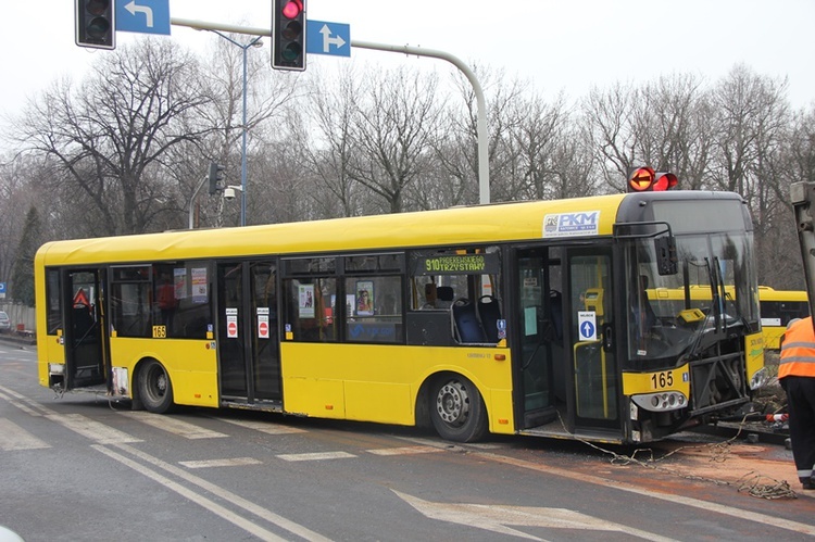 Wypadek autobusu w Katowicach