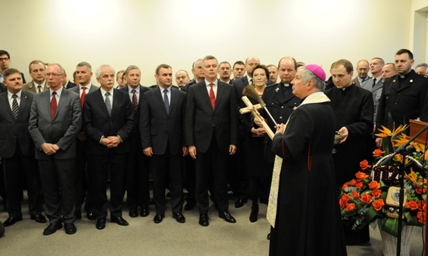 Siedzibę Centrum Powiadamiania Ratunkowego w grudniu ubiegłego roku poświęcił bp Henryk Tomasik