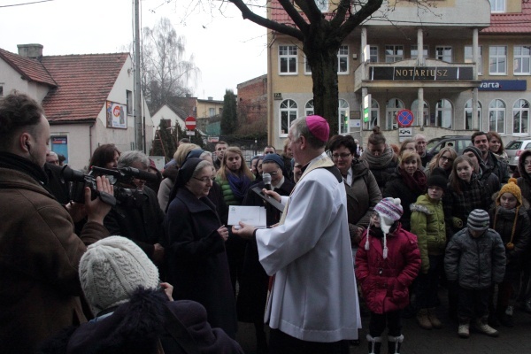 Okno życia w Kartuzach