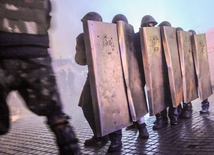 Kijów: Starcia blisko parlamentu