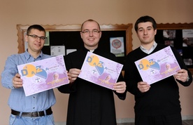 Do włączenia się w akcję zachęcają alumni (od lewej): Daniel Wiecheć, Damian Fołtyn i Paweł Łęcki 