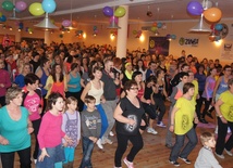 23 lutego kilkaset osób bawiło się w OSP w Bobrownikach podczas „Charytatywnej zumby dla Mikołaja”