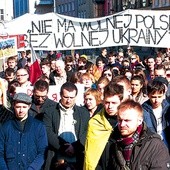 Ok. 500 osób wzięło udział w marszu poparcia dla aspiracji europejskich Ukrainy