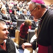  Abp Zygmunt Zimowski, przewodniczący Papieskiej Rady ds. Służby Zdrowia, na konferencji w Katowicach