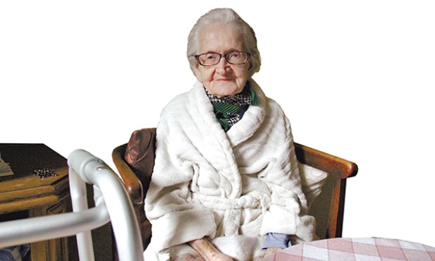  106-letnia Aniela Szlosarek w domu w Rybniku