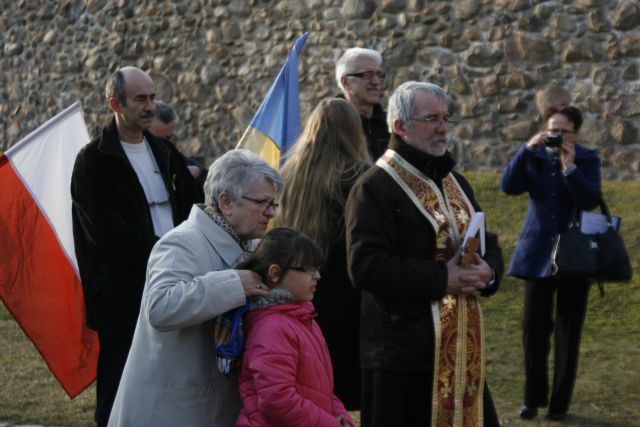 Znicze pod ukraińską flagą