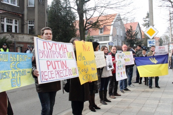 Protest przed rosyjskim konsulatem