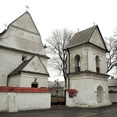  Kościół w Klesztowie był niegdyś cerkwią unicką, do dziś zachwyca swym bogatym wnętrzem