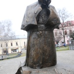 Papieskie rzeźby w Wieliczce