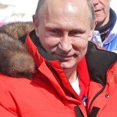 Putin obserwuje Krym z Soczi