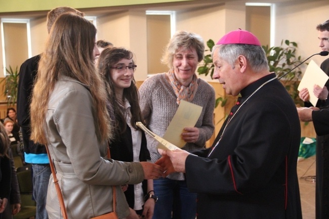 Gimnazjaliści pisali test z wiedzy religijnej