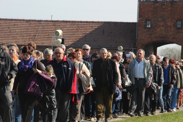 Droga Krzyżowa w KL Auschwitz-Birkenau