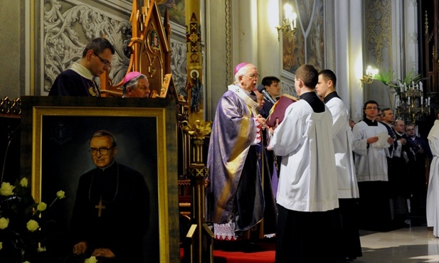 Mszy św. przewodniczył metropolita częstochowski abp Wacław Depo